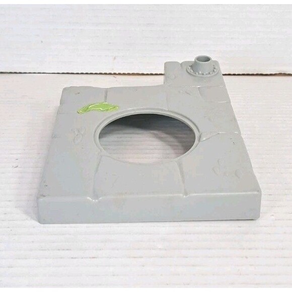 1989 TMNT Sewer Lair Playset Grey Wall Part w/ Hole Vintage Ninja Turtles - Picture 6 of 6